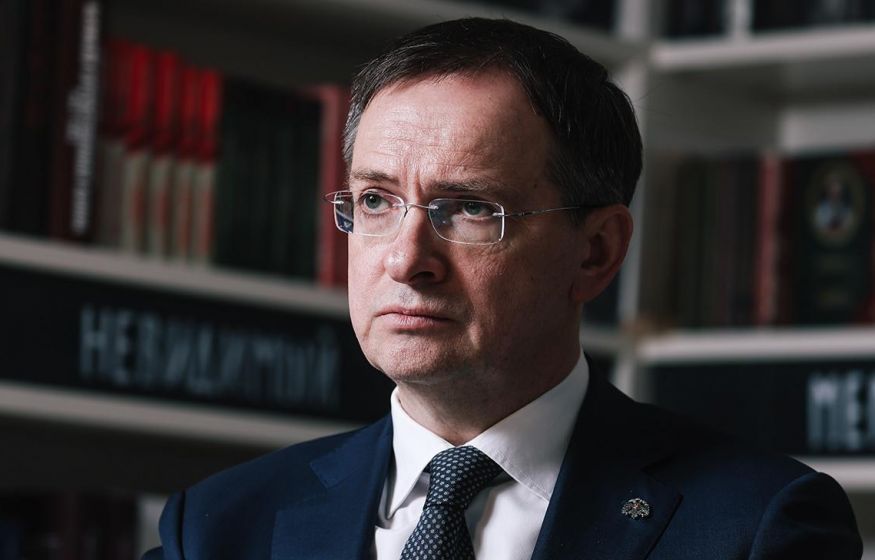 «Украинцам в этом плане хвастаться нечем»: Песков о неприязни Киева к Мединскому и его исторических лекциях