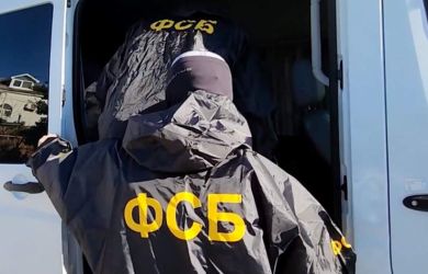 Шпионская ваза и опасные связи: как ФСБ предотвратила атаку на российского чиновника