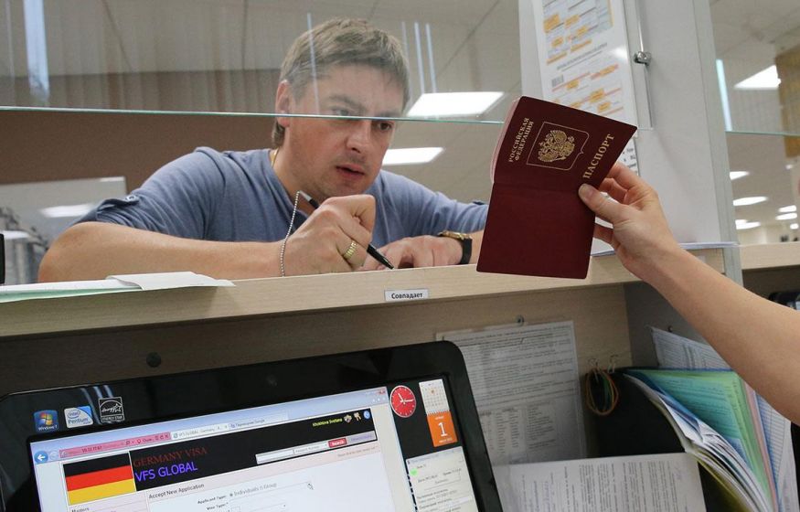 «Очередной "самострел" ЕС»: МИД о запрете на выдачу россиянам многократных виз. Какого ответа ждать Европе? «Очередной "самострел" ЕС»: МИД о запрете на выдачу россиянам многократных виз. Какого ответа ждать Европе?