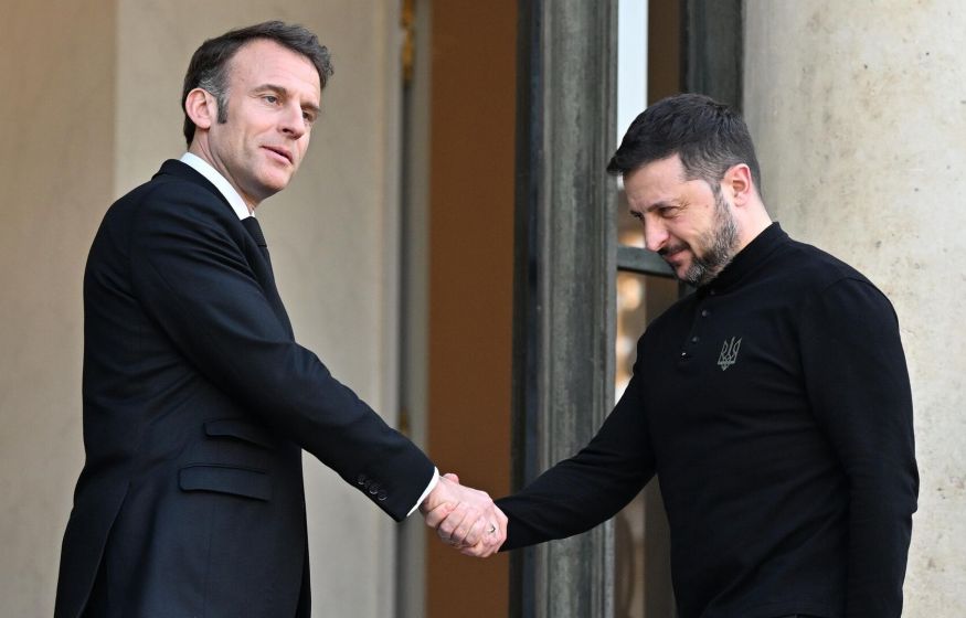 Макрон собирается направить Зеленскому оружие. В течение какого времени ВСУ смогут его использовать? Макрон собирается направить Зеленскому оружие. В течение какого времени ВСУ смогут его использовать?