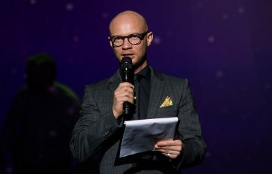 Шоумен Дмитрий Хрусталев устроил пьяный дебош и скандал на рейсе и был задержан в Калининграде