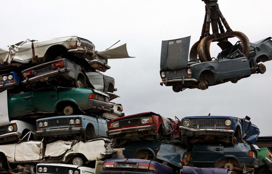 «Утилизационный сбор — грабеж и удар по бедным. Он угрожает авторынку»: Зюганов