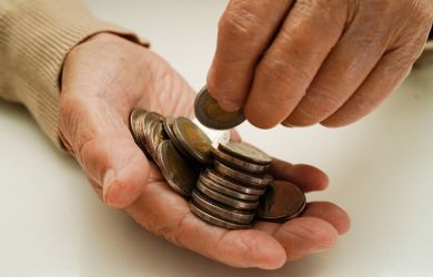 Пенсию режут без пощады: кто и почему теряет выплаты