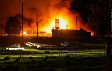 Крупный пожар на ГРЭС и приостановка авиарейсов. Стали известны подробности ночной атаки БПЛА ВСУ