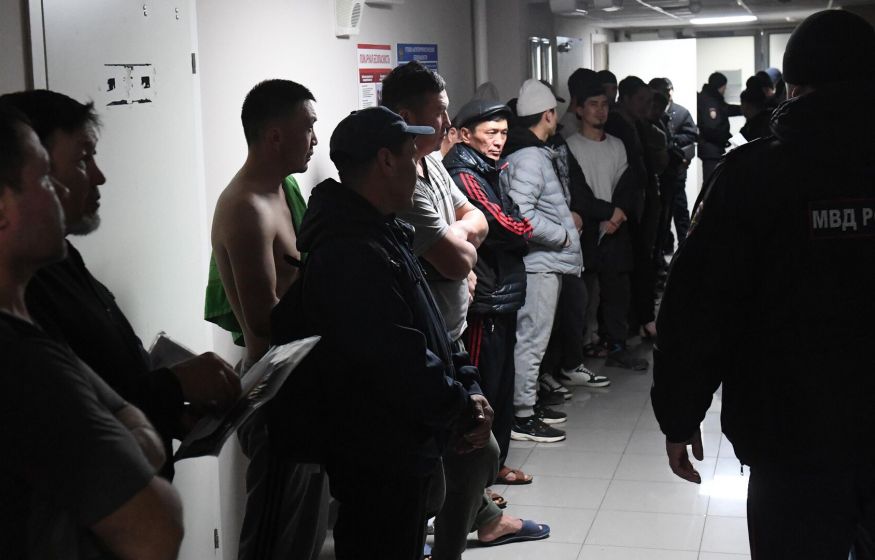 Какие мигранты «чаще совершают преступления»? Ученые назвали определенные признаки: «Readovka»