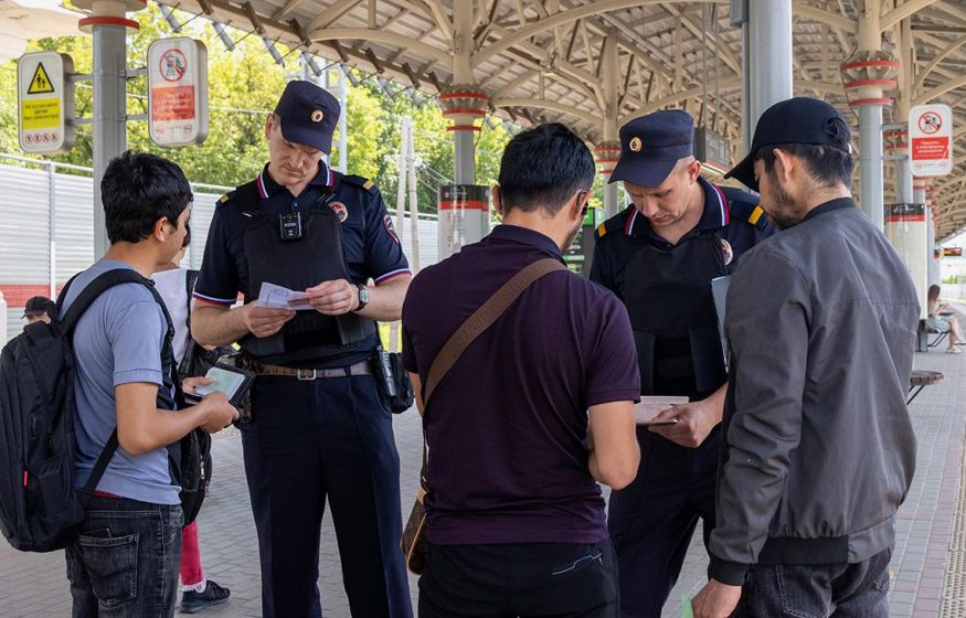«Живут по своим обычаям»: Миронов требует остановить миграционный беспредел и защищать граждан