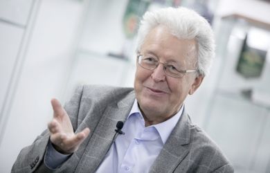 ЦБ совсем обнаглели, их надо признать иноагентами. Ездят тайно в Европу и выполняют распоряжения Запада: Катасонов