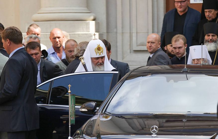 «Богатые, делитесь! Хватит прятать деньги»: Патриарх Кирилл призвал олигархов поделиться с бедными «Богатые, делитесь! Хватит прятать деньги»: Патриарх Кирилл призвал олигархов поделиться с бедными