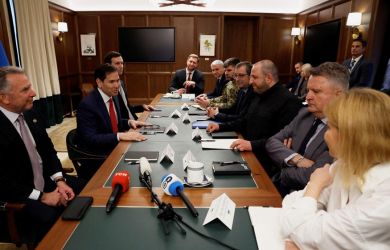 Мирные переговоры США-Украина прошли в Майами. ВИЧ в России упал на 11%. Дрон влетел в дом в Дагестане: главное к утру