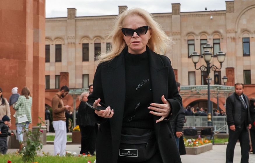 «Ситуация "Лариса Долина" не повторится»: Воронежцы используют имя певицы, чтобы гарантировать честность сделок «Ситуация "Лариса Долина" не повторится»: Воронежцы используют имя певицы, чтобы гарантировать честность сделок