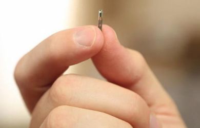 Чип в руке, пароль потерян: мужчина создал собственный кошмар будущего