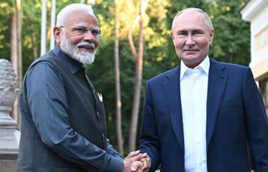 Моди приветствует гостей на русском и отмечает 25-летие стратегического партнёрства с Россией