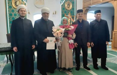 Призывала к расчленению России и сеяла рознь. ДУМ РФ наградило сепаратистку медалью: Колясников