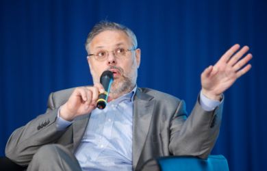 «Мне лапшу на уши вешать не надо»: Хазин разнёс красивые сказки о росте экономики