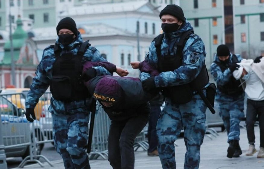 «Оформим под ключ»: фиктивные контракты как виза в Россию для мигрантов «Оформим под ключ»: фиктивные контракты как виза в Россию для мигрантов