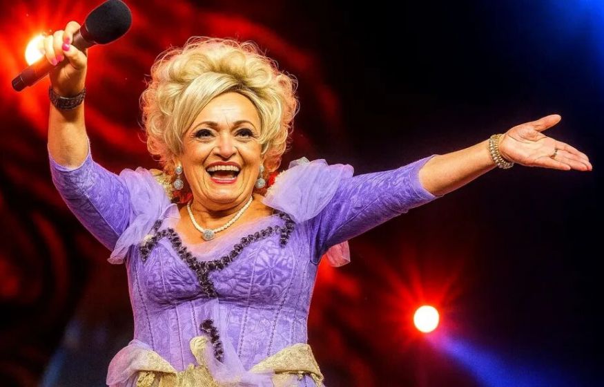 Звёзды жируют под Новый год: миллионные гонорары Кадышевой, Лепса и Киркорова взбесили людей Звёзды жируют под Новый год: миллионные гонорары Кадышевой, Лепса и Киркорова взбесили людей