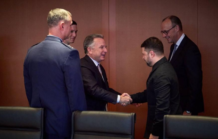 Неожиданный итог встречи Зеленского и Уиткоффа в Германии: мир близок как никогда? Неожиданный итог встречи Зеленского и Уиткоффа в Германии: мир близок как никогда?