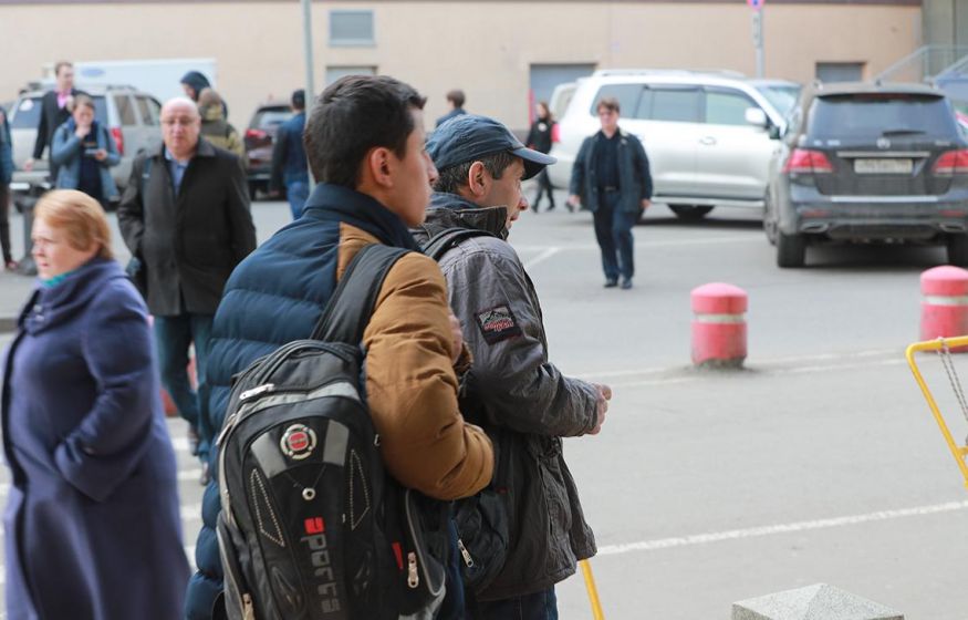 Кабанов указал на «необъяснимые факты» с гражданством для мигрантов в РФ: «нужно пересмотреть законодательство»