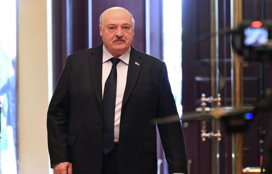 «"Орешник" у нас со вчерашнего дня и заступает на боевое дежурство»: Лукашенко анонсировал отправку оружия из России «"Орешник" у нас со вчерашнего дня и заступает на боевое дежурство»: Лукашенко анонсировал отправку оружия из России