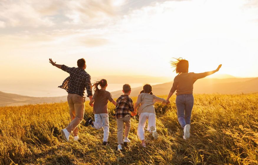 Помощь семьям в 2026-м году: кому положены выплаты и как получить?