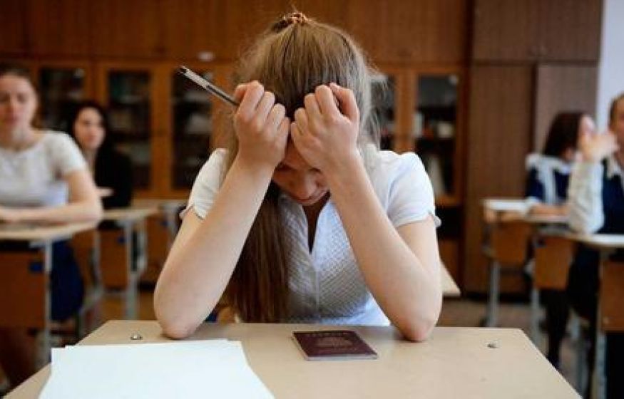 Русских детей завалили на экзамене по РУССКОМУ: скандал в Тюмени — София и сестры Морозовы плачут от бюрократии