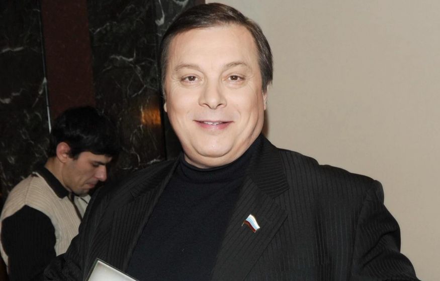 Продюсер «Ласкового мая» Разин разворовал 500 млн: суд в Москве заочно посадил в СИЗО — сбежал за границу Продюсер «Ласкового мая» Разин разворовал 500 млн: суд в Москве заочно посадил в СИЗО — сбежал за границу