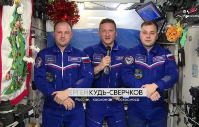 Космонавты с МКС шлют огненное поздравление: «Верьте в чудеса!» — Новый год с орбиты 400 км над Землёй!