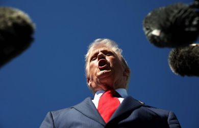 Трамп после Венесуэлы метит в Иран и Данию: Мадуро в наручниках в Нью-Йорке — МИД РФ требует отпустить