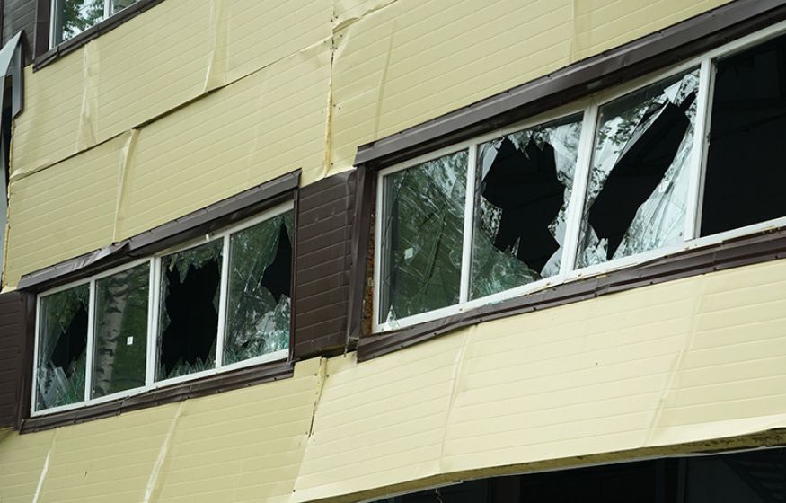 Ночью ВСУ ударили по Ростову: 4 пострадавших, включая ребёнка, горят дома и заводы — что известно?