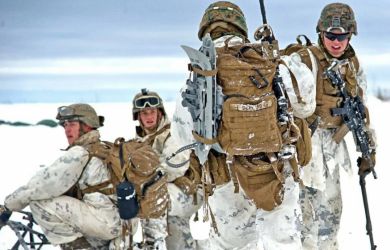 «Мы на грани войны». Британские солдаты мёрзнут в -20°C: готовятся к России и дерутся с США за Гренландию