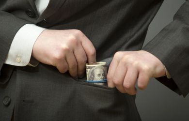 Увы,вместо учителей и врачей в почете воры-корупционеры и псевдокультурная плесень типа Киркорова и Урганта: Авва