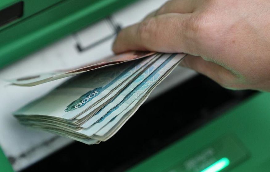 Средняя зарплата в России — 150 тысяч? Чиновники рапортуют, а Делягин разоблачает миф