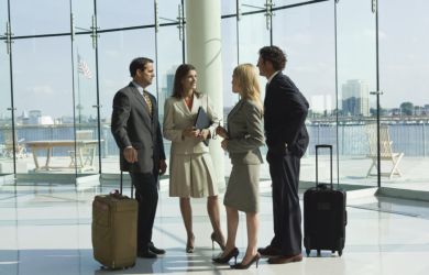 Туризм в России взорвался: зарабатывайте 100к в Питере или 55к в Ялте на подработке. Легкие деньги на курортах