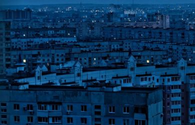 Харьков в полной темноте. 80% города без света после российских ударов — метро встало