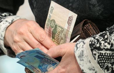Социальные пенсии в России взлетают: рост на 6,8% с 1 апреля!