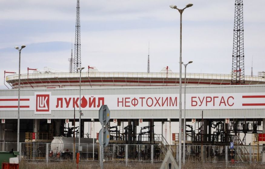 «Лукойл» сливает нефть американцам. Carlyle скупает миллиарды — что ещё отдадим под санкциями?