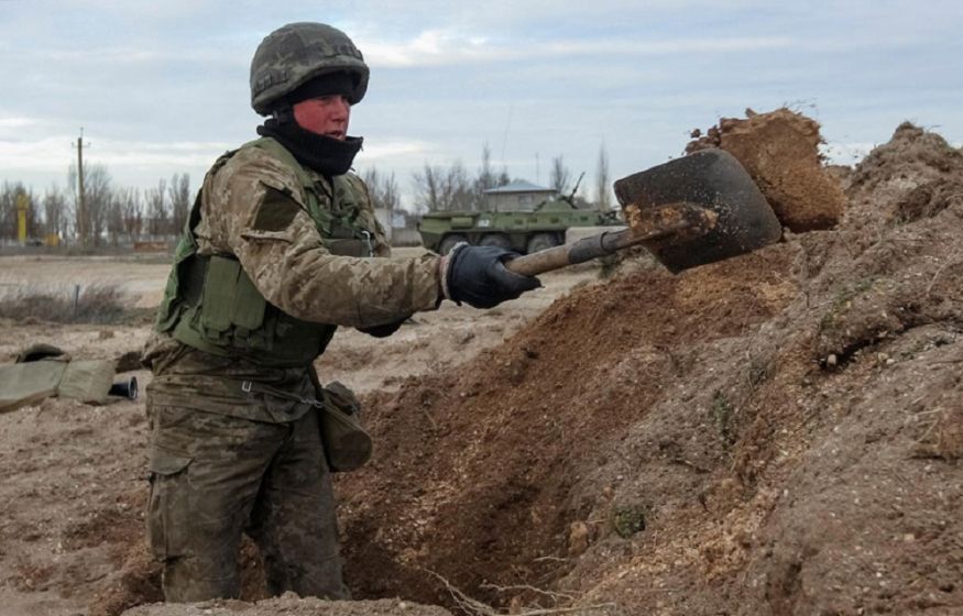 Майора отправили копать окопы за долг по разбитой иномарке