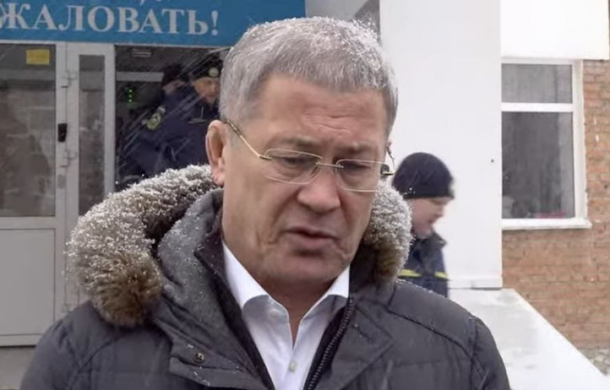 Глава Башкирии обещает уволить всю администрацию школы в Уфе: буллинг довёл 9-классника до автомата Глава Башкирии обещает уволить всю администрацию школы в Уфе: буллинг довёл 9-классника до автомата