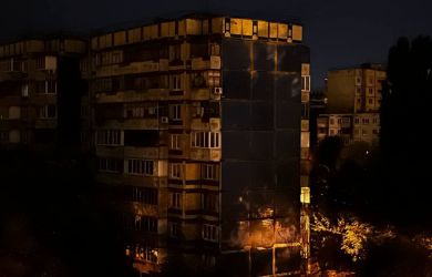 Белгород в блэкауте после 20+ взрывов. 7 районов без света и тепла — что творится в городе