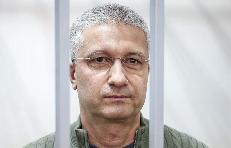 Золотого короля просто топят: новый иск на 400 млн рублей предъявлен осуждённому экс-замминистра обороны Иванову