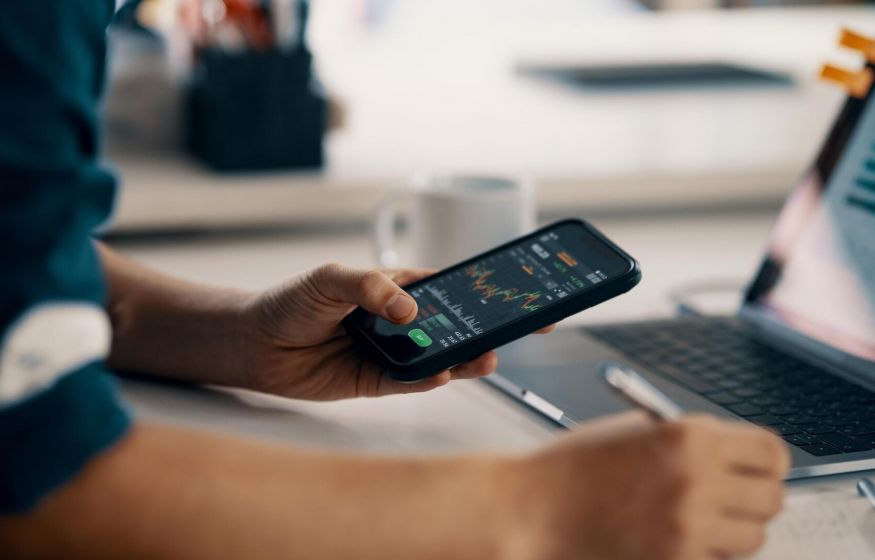 Дефицит бюджета взлетел до рекордных 45% за январь — Делягин раскрывает причины