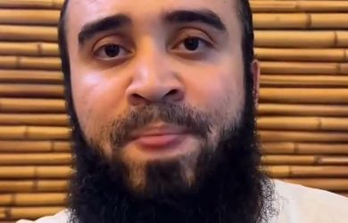 Ваххабит обматерил паспорт РФ — лишили гражданства за сутки