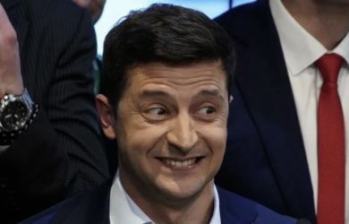 Парад в честь своего разгрома: Киев решил отпраздновать свою самую позорную капитуляцию