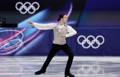 Флаги запрещены, смартфоны не дают, а коллеги улыбаются — Олимпиада глазами наших