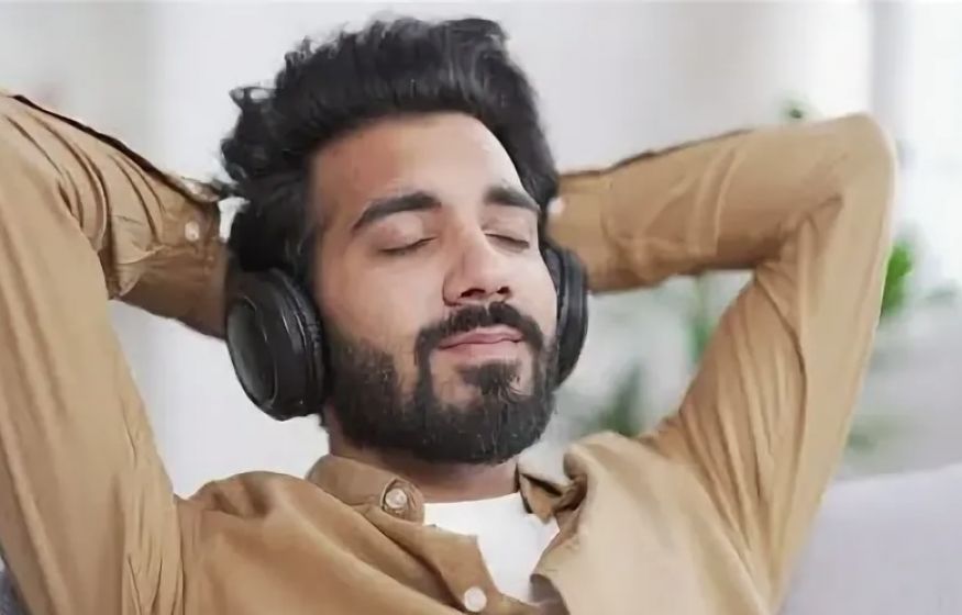 Песни за решёткой: россияне получают штрафы за музыку в соцсетях