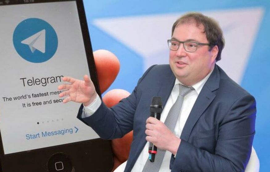 «Министр цифры из ЮКОСа хочет заблокировать Telegram»: Шадаев учит патриотов — сам не вылезает из чата