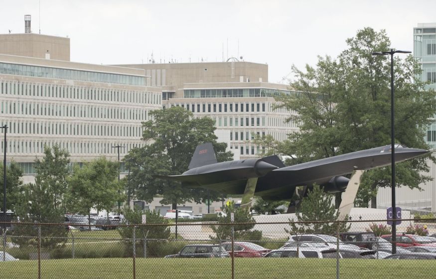 «Цифровой Перл-Харбор»: хакер сообщил о передаче секретов ЦРУ России и Китаю