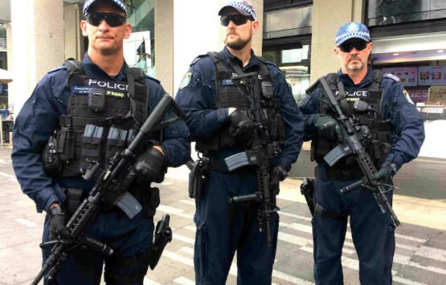 Докатились. Полицейские с автоматами начнут защищать диаспоры от исламофобов и противников многонационализма