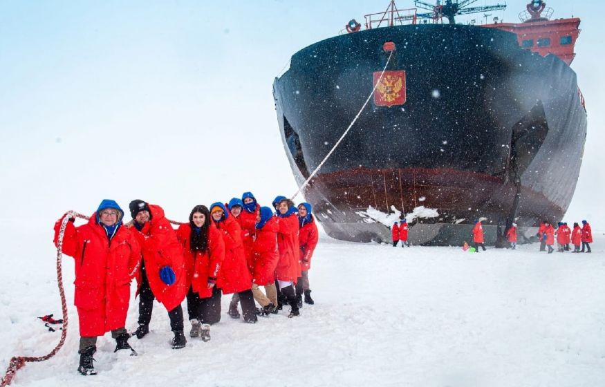 Без русских никуда. Наши ледоколы спасают зимнюю навигацию даже за пределами страны