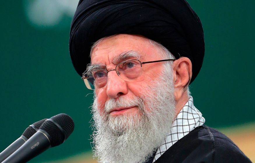 Верховный лидер Ирана Хаменеи погиб. В стране объявлен траур